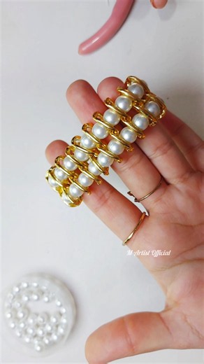 DIY Pearl & Gold Bracelet Tutorial 🤍✨️|Handmade Jewelry #sorts #diy #bracelet #shorts #youtubeshorts