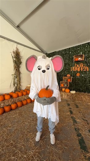 ABCmouse on Instagram: "The whole vibe changes when October starts. #october3rd #meangirls"