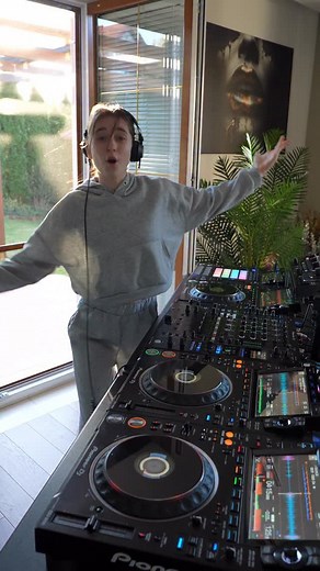 95K views · 1.1K reactions | New tech house mix for the weekend - Me, Myself & I @g_eazy @beberexha x D.A.N.C.E @illyusandbarrientos  Did this mix make you dance?  | DJ GABI | Facebook