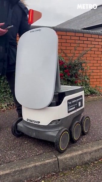 Robots deliver groceries in Milton Keynes