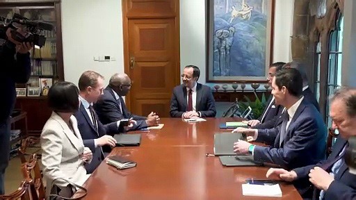 Chipre: Nikos Christodoulides se reúne con el representante especial de la ONU