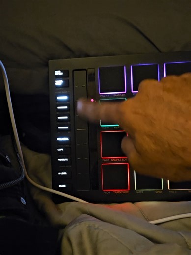 Experimentando con el AKAI MPC Studio MK2