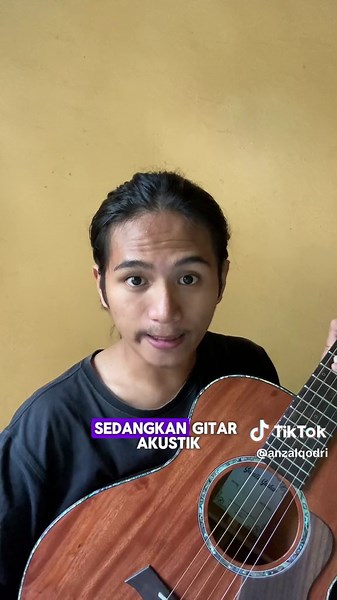 Apa perbedaan gitar akustik dgn klasik? Ini penjelasan Prof. anzkotukam 🧏🏽‍♂️🤫 #guitartok #fingerstyleguitar #tutorialgitarpemula #tutorialgitar #serunyabelajar #anzko