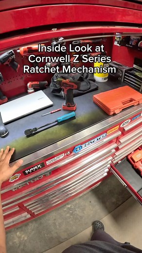 Inside Look at @cornwellqualitytools Z Series Ratchet #tools #mechanic #ratchet #inside #gears #smooth #expensive #cornwelltools #toolsrus | Tools R Us