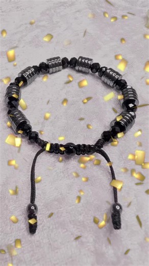 Bratari personalizate un cadou cu semnificații speciale.Pe șnur reglabil,cristale clasa AA îmbinate cu hematite cercuri. #bratariprrsonalizate #cadouri ##bratarimanual #brățară #bratari