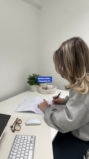 Notre nouveau fichier Facturation Pro pour simplifier sa facturation est enfin disponible ! 💰 #fyp #pourtoi #googlesheetstemplates #googlesheetstutorialforbeginners #googlesheetshack #economieargent #facturation #autoentrepreneur