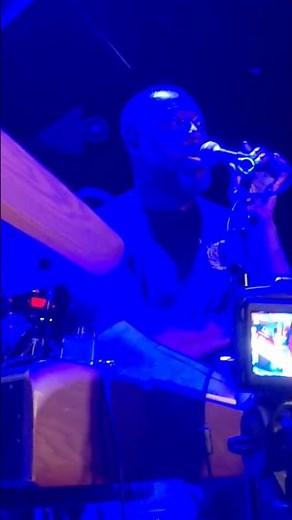 Lalah Hathaway singing two notes at once, live with Robert Glasper in NYC 10/27/22