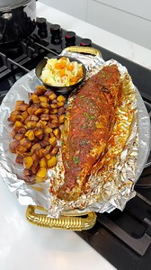 The secret to great tasting fish is the pepper mix. Make sure you use fresh ingredients and not from the freezer pls. It makes a difference. Then season the fish with some fish seasoning first before you put the pepper sauce and of course use lots of onions👍. Don’t forget to open the foil at some point during the cooking process so that the liquid that would have gathered in the foil can dry up unless of course you like the fish that way. Most importantly share the fish with someone you love, i