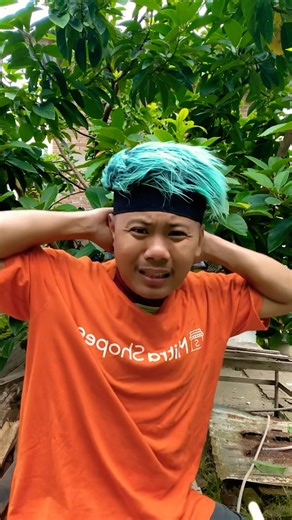 Exkavator tabrakan sama kereta api