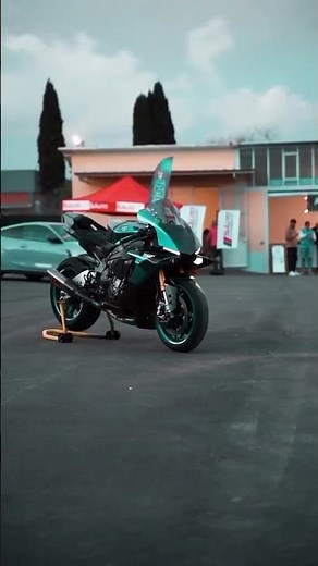Extreme street racing clips viral today 🏍💨 #shorts #viral #bike #superbike #reels #stunts