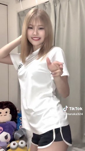 水着好評！かわいいプールで楽しむはるか