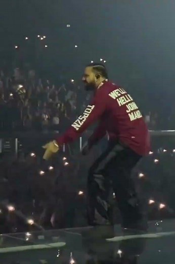 Drake performing ‘What did i miss’ in Manchester #drake #freestyle