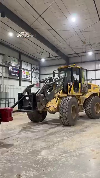 83K views · 525 reactions | Pulling Tractor Movers. The backbone of indoor pulling events! #TractorPull #Tractor #TractorPulling | JP Pulling Productions | Facebook