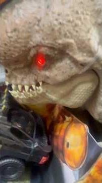 NEW Arrivals Jurassic World CHOMPIN’ DISTORTIS REX & MUTADON MASK!