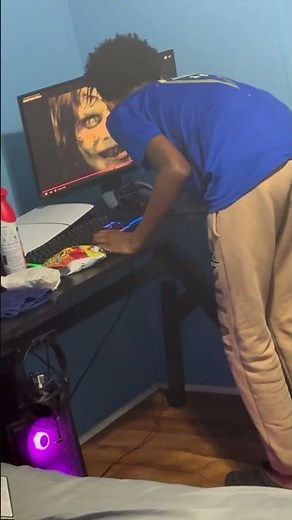 SCARY MAZE GAME CAUGHT ON CAMERA