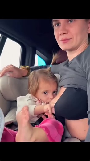 Breast Feeding Mom on Instagram: "Milk Feeding #feeding"