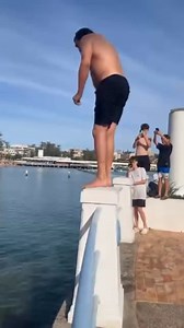 AHAHA HOW’S THAT FOR A PARTY TRICK 😂😂 #manly #mantown #dooley #manlybeach #manlywharf #manlycorso #shallowdive | Creatures of Manly