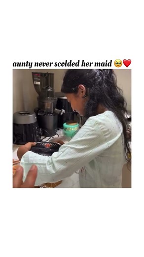 dimple aunty maid is so lucky 😲❤️ @triggeredinsaan #liveinsaan #shorts