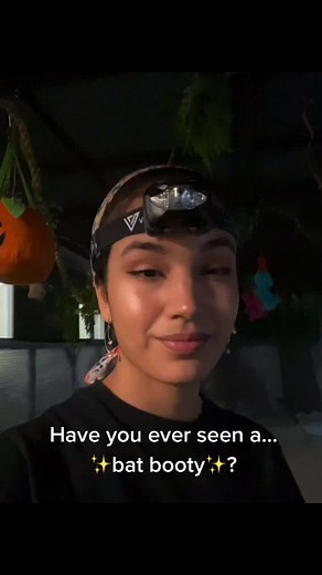 While foliage roosting species have fluffy booties, crevice roosting bats have bare butts. This allows us to admire those cute little bat butt cheeks. #batbootyfriday #bats #batconservation #rehabilitation #bat #conservation #sanctuary