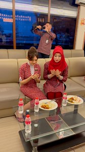 3.5M views · 54K reactions | Pramugari Lion Group sedang Halalbihalal #pramugari #lionair #pramugariindonesia #pramugaricantik #pramugarilionair #pramugarihits #pramugariviral #pramugariidola #pramugariidaman #lionairgroup #lionaircrew #cabincrew #cabinlife #cabinlove #cabinlovers #flight #flightattendant #flightattendantlife #flightattendantchallenge #airplane #aircrew #aircrewlife | Layesi Cian Tupanno | Facebook
