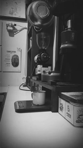 Kopi metode pour over versi Emi Fukahori