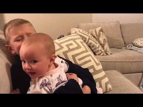 Hillarous video of my baby sister pooping on my brother!! You litterly might pee your pant!!