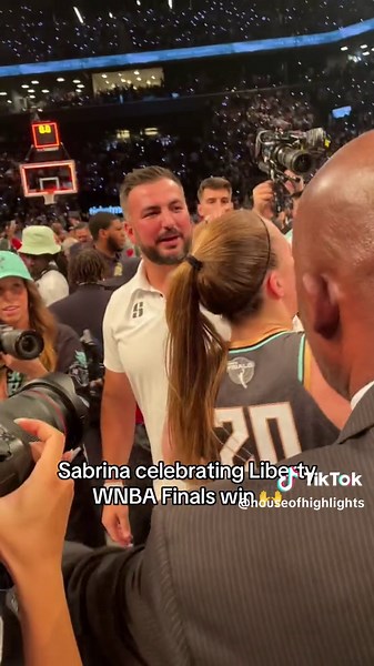 Sabrina celebration after Liberty’s WNBA Finals win. 🔥 #sabrinaionescu #liberty #wnba #basketball #lynx