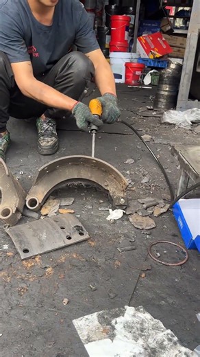 Truck Drum Brake Disassembly Full Process