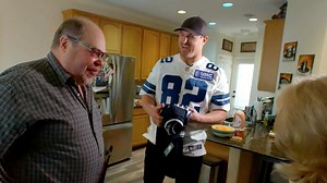 Cowboys & Albertsons Deliver Holiday Cheer