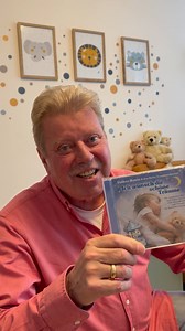 "Ich wünsch dir schöne Träume" ist da! 🌙☁🌠 Die schönsten Hits von Volker Rosin zum Einschlafen und Träumen im Spieluhrensound vom Baby-Traumorchester. 🎶🎹 „Das singende Känguru“, „Der Gorilla mit der Sonnenbrille“, „Das Lied über mich“ und viele andere Hits von Volker Rosin erklingen hier in einem sanften Sound als vertraute Wiegenlieder. 🐑💫🌟 Die insgesamt 16 Lieder von „Ich wünsch dir schöne Träume“ sind für Kinder ab 0 Monaten geeignet und damit auch ein wunderbares Geschenk zur Geburt o
