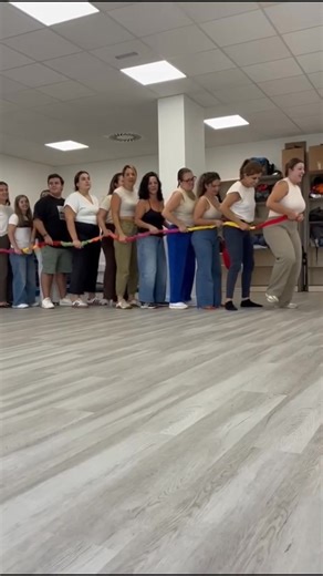 56K views · 693 reactions | Juego musical para trabajar el ritmo, coordinación y trabajo en equipo. musicaporlainclusion | Material para música, cantos y juegos preescolar, primaria y secundaria | Facebook