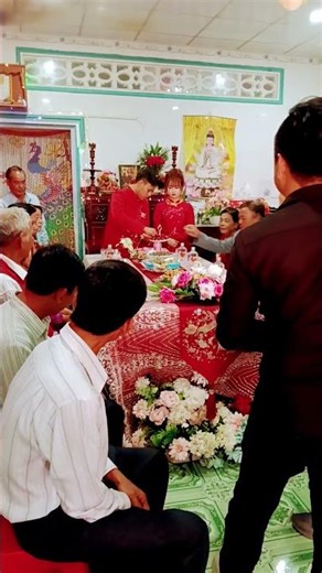 En Si has a few words for the bride and groom.