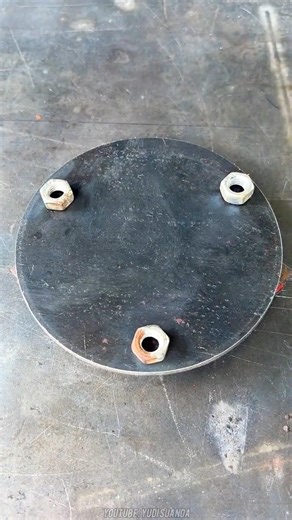 the secret of welders working with circular metal