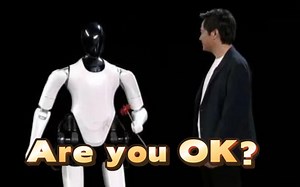 雷军展示小米全尺寸人形仿生机器人CyberOne