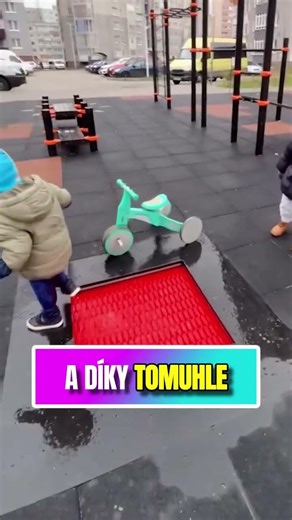 Šílená podložka na hřišti! 😱😱