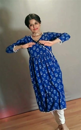 Tere Bina Simple Semi-classical Choreography