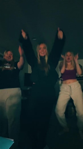 @ALTA ANN @paige_f18 #viral #fypシ゚viral #trending #3persondance #fyp