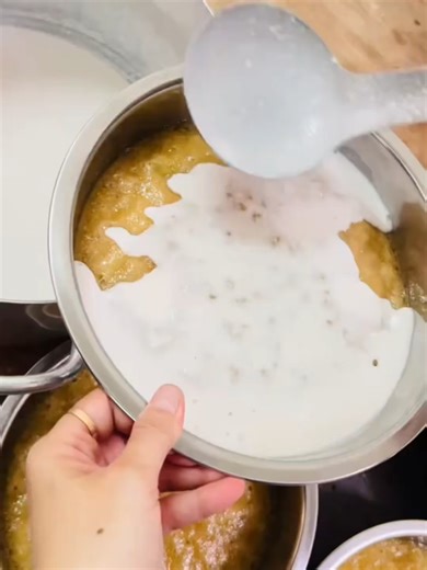 Banh Bo Nuong or Vietnamese honeycomb cake is one of the most popular cakes in Vietnamese cuisine. It is characterized by a beautiful honeycomb appearance and a yummy pandan, coconut flavor. Learn all the ins and outs of making this classic gluten-free, dairy-free Vietnamese dessert including what goes into getting the perfect honeycomb appearance. 194 Market St, Newark, NJ 07102 #banhbo #botlambanhbo #nauan #xuhuong #fyp #foryoupage #fypシ #foryou