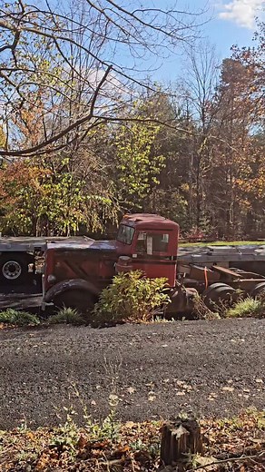 😂 This right here… is the HotRig Future Build! Future trailer hauler in the making 🤣 Way before chrome, before lights, before polish — just pure dreams and diesel fumes. We dream big. Big rigs. Large cars. #HotRigFuture #DreamBigRig #HotRigApparel #TruckersLife #BeforeTheBuild #HaulinDreams #ByTruckersForTruckers | Hotrig Apparel