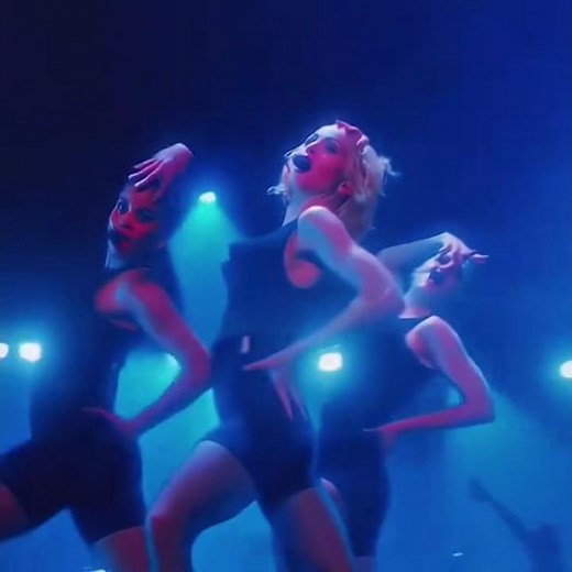 Madonna - Vogue (Blond Ambition Tour) 1990