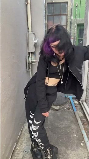 nullifeye modelling vampirefreaks gear out in the urban jungle