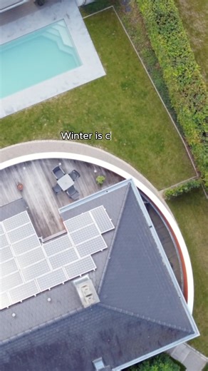 Zelfs zwembaden hebben af en toe een winterslaap nodig. ❄️ Door je zwembad goed voor te bereiden op de koude maanden, hou je het water én de installatie in topconditie. Zo start je in het voorjaar weer met helder, zorgeloos zwemwater. | Compass Pools Belgium