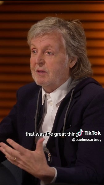There’s airport queues, and then there’s this 😳 Paul talks to @Stanley Tucci at @National Portrait Gallery about his photographs from 1963-64, when The Beatles first visited America #PaulMcCartney #StanleyTucci #EyesOfTheStorm #Miami #1960s