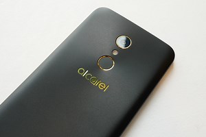 Vyzkoušeli jsme si velké smartphony A7 a A7 XL od Alcatelu | mobilenet.cz