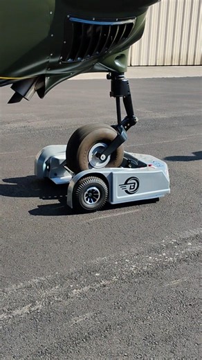 Best Tugs Romeo 8 - RC airplane tug