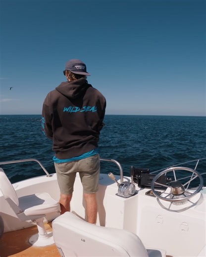 The Power Of The ONE DROP 🫣💥👀 If you haven’t witnessed Kieren’s cunning ability to ‘One Drop’ a fish it is quite remarkable, often having a single drop in a whole day and jamming out a special fish! It was no exception on this Tuna Spin session, Poor old Liam had been casting all day only to have his turn robbed from him everytime by someone, Kieren stuck the final nail in the coffin with this perfect example of what happens when he grabs a rod 🫣 the classic ‘one drop’! Brotherly love and al