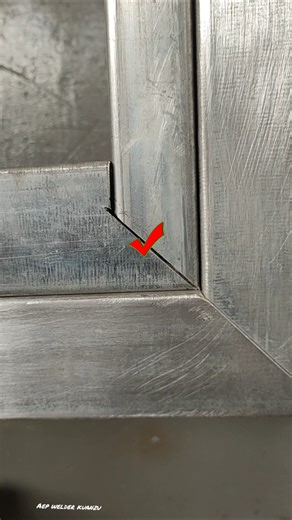 Easy trick to fabricate thin square tube. #welder #welding #metalwork #fabrication