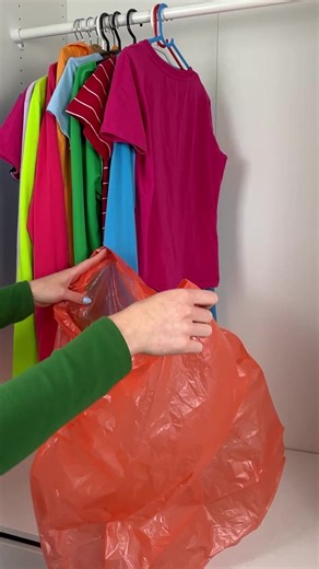 7.7K views · 43 reactions | I used garbage bags to move all my clothes in seconds 麟 Smart packing hack that saves hours ⏳ #fblifestyle | Clever Life Hacks | Facebook