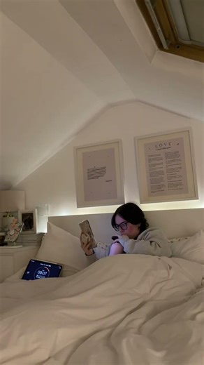 Lets see how many pages I can read in 1 hour as a fast reader! 📖🕰️#readingvlog #booktube #booktok