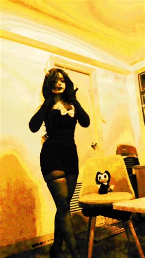 Alice Angel Cosplay Tips to Keep Your Dress in Place